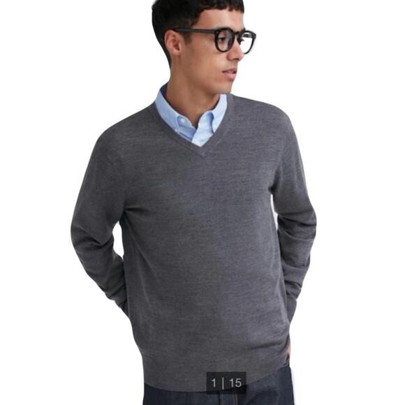 NWOT UNIQLO Sweater Men M Cashmere Grey V Neck Long Sleeve Ribbed